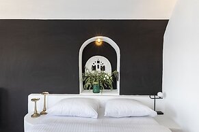 Pearl of Caldera Oia Boutique Hotel