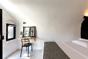 Pearl of Caldera Oia Boutique Hotel
