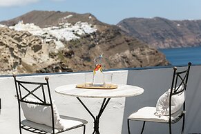 Pearl of Caldera Oia Boutique Hotel