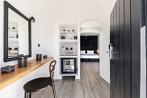 Pearl of Caldera Oia Boutique Hotel