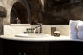 Pearl of Caldera Oia Boutique Hotel