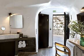Pearl of Caldera Oia Boutique Hotel