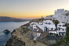 Pearl of Caldera Oia Boutique Hotel