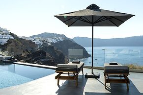 Pearl of Caldera Oia Boutique Hotel