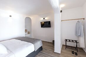 Pearl of Caldera Oia Boutique Hotel
