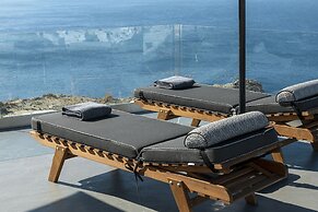 Pearl of Caldera Oia Boutique Hotel