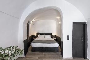 Pearl of Caldera Oia Boutique Hotel