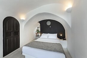Pearl of Caldera Oia Boutique Hotel