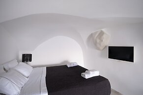 Anemos Cave Suites
