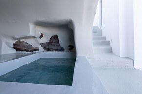 Anemos Cave Suites