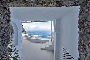 Anemos Cave Suites