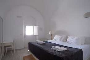 Anemos Cave Suites