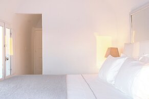 Anemos Cave Suites