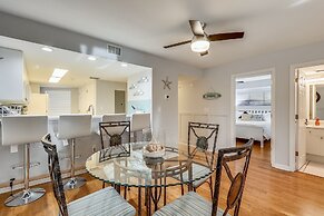 Seacrest 206 is a gorgeous Gulf Front2 BR with Free Beach Service for 