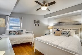 Seacrest 206 is a gorgeous Gulf Front2 BR with Free Beach Service for 