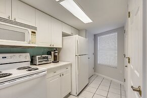 Seacrest 206 is a gorgeous Gulf Front2 BR with Free Beach Service for 