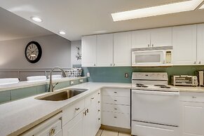 Seacrest 206 is a gorgeous Gulf Front2 BR with Free Beach Service for 