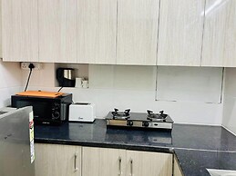 Olive Service Apartment Near Artemis