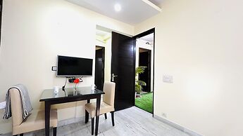 Olive Service Apartment Near Artemis