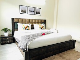 Olive Service Apartment Near Artemis