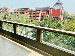 Olive Service Apartment Near Artemis