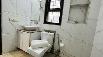 Olive Service Apartment Near Artemis