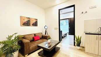 Olive Service Apartment Near Artemis