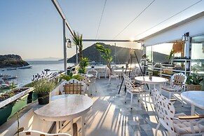 Liman Hotel Gumusluk- Adult Only