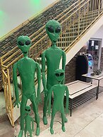 Alien Residence Inn