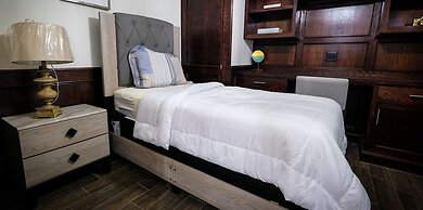 5Bdrm 3.5Bath 12Beds - HOME BIG AS TEXAS