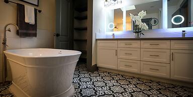 5Bdrm 3.5Bath 12Beds - HOME BIG AS TEXAS