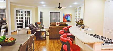 3Bdrm 3.5Bath 9Beds - Museum Parks Zoo