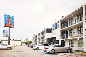 Studio 6 Houston, TX – Medical Center NRG Stadium