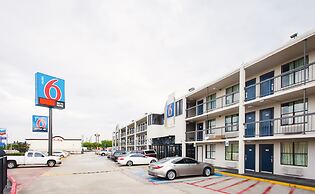 Studio 6 Houston, TX – Medical Center NRG Stadium