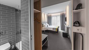 Holiday Inn Express Munich North by IHG