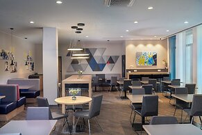 Holiday Inn Express Munich North by IHG
