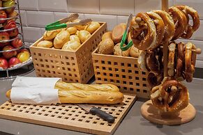 Holiday Inn Express Munich North by IHG