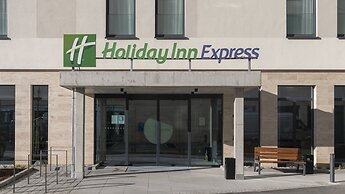 Holiday Inn Express Munich North by IHG