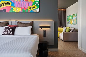 Moxy Athens City