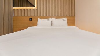 Jeju Maru Hotel & Cafe