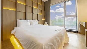 Jeju Maru Hotel & Cafe