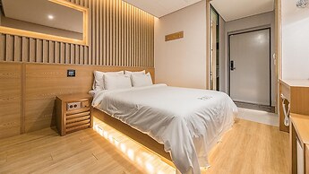 Jeju Maru Hotel & Cafe