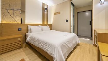 Jeju Maru Hotel & Cafe