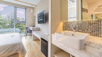 Jeju Maru Hotel & Cafe