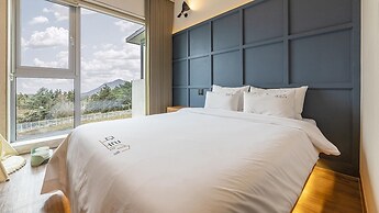 Jeju Maru Hotel & Cafe