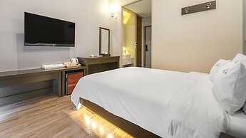 Jeju Maru Hotel & Cafe