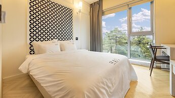 Jeju Maru Hotel & Cafe