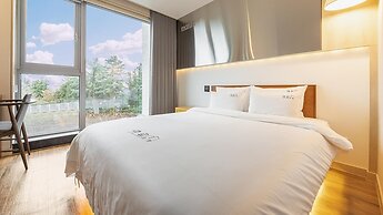 Jeju Maru Hotel & Cafe