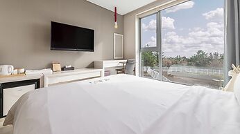 Jeju Maru Hotel & Cafe