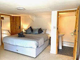 Charming Cottage for 5 Near Dartmoor, Beach, Pub